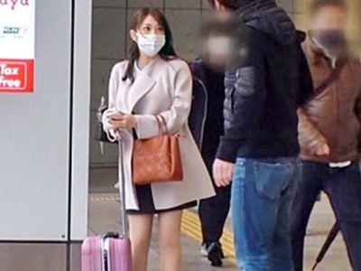 ＜素人ナンパ＞上京宿無しJDをホテルへ連れ込み！つるつるマ●コの巨乳美女が潮吹き→イラマチオ→セックスへ♥【企画】