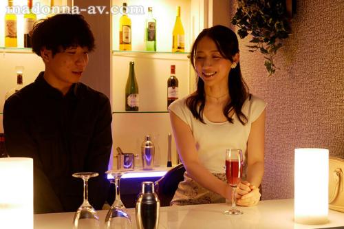 【熟女×M男】刺激が無く毎日がつまらない人妻がママ友に誘われたマッチングアプリでドM君を弄ぶ！