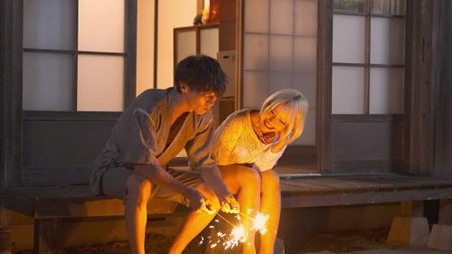 【ギャル×巨乳】再会した初恋相手とあの頃叶わなかったキスを交わしながら汗だくセックス。エモすぎる。