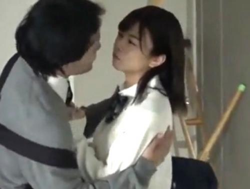 カップル襲撃×JK強姦｜いちゃいちゃしている彼女さんを捕まえて輪姦。やりたい放題に犯され肉便器