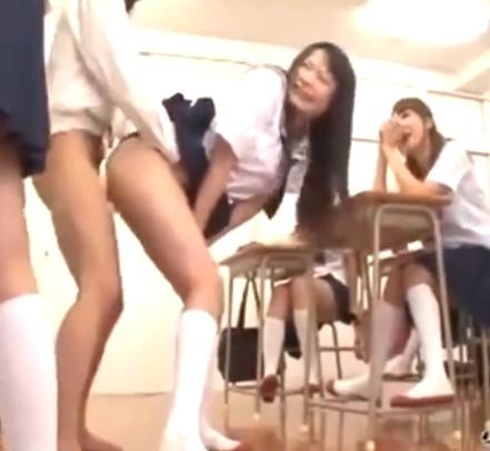 なつめ愛莉｜覆面男にバックからチンポ挿入されハメ犯されちゃう制服JK