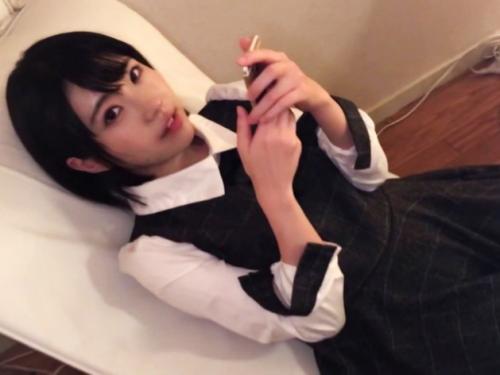 【素人】照れ屋な制服美少女とセックス撮影！電マオナニーでトロトロになったマ〇コをオジサンにバックから激ピスされちゃう