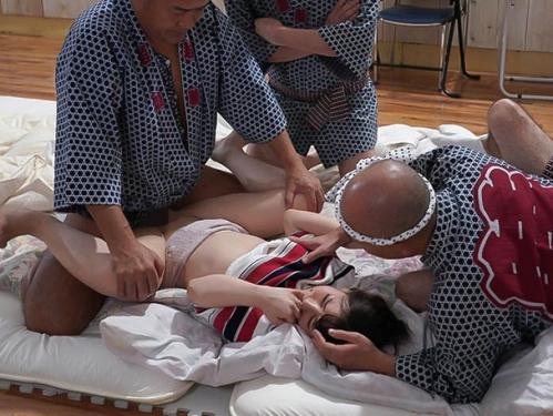 【人妻レイプ】酔っぱらったお祭り男たちに犯されまくった美人妻...旦那の知らない所で性欲の捌け口にされて輪姦されちゃう