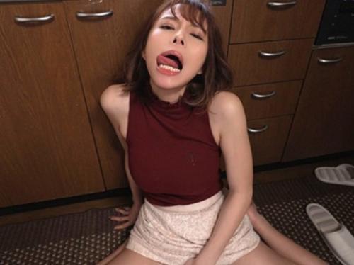 【人妻不倫】田舎に帰って元セフレの家に突撃訪問！人妻になってもヤリマンの本性は隠せずチンポの上で杭打ちしてイキまくる