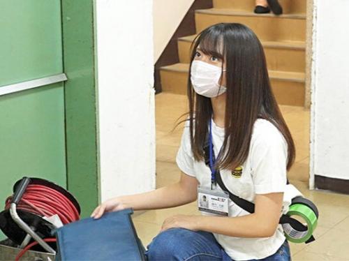 【SOD女子社員】入社1年目の美少女ADが先輩監督に口説かれAV出演！全身を舐め回されながら経験少ない身体をハメられちゃう
