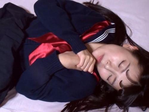 【兄妹相姦】無防備な姿で寝転ぶ妹にちょっかいをかけるお兄ちゃん！相思相愛な兄妹がイチャラブしながらハメまくって生中出し