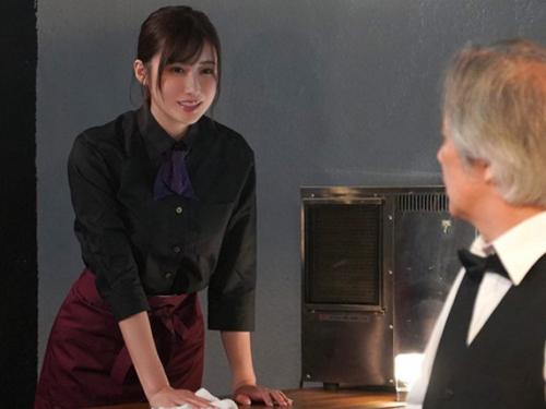 【逆NTR】バイト先の店長を好きになり巨乳で誘惑するお姉さん...ビッチな魔性のフェロモンに堕ち妻に隠れてハメまくっちゃう