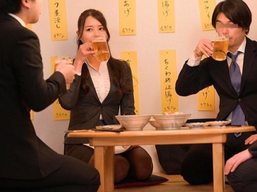 【相部屋NTR】出張先で酔いつぶれ朝までイカされ続けた女子社員...最初は抵抗してたのに絶倫チンポでハメ倒されてイキまくる