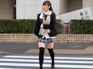 【JKレイプ】衝動を抑えきれない！！絶対領域を見せびらかして歩いている女子校生をストーカー→自宅侵入で行為に及ぶ鬼畜…