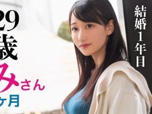 【素人若妻】ピンク色の乳首からジュワッと滲み出る母乳！！マニア必見、アラサーには見えない奥さんの背徳エロ行為