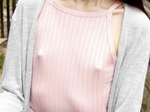 ノーブラちっぱいなお隣さん！！マニア心をくすぐる極細貧乳ボディにたまらず仕掛けてみると、やはりスケベで…