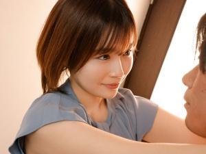 「つ、妻がいるから…」既婚上司をユーワクする痴女OL♡美少女ルックスとギャップのある大きなおっぱいがたまらず…
