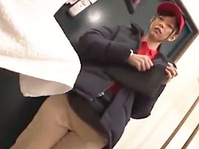 【宅配ピザ店員レイプ事件】『え…チンポ出てる？…嫌ぁあぁあぁぁーーーーッ』可愛い美乳おっぱい美少女バイト立ちバック強姦！
