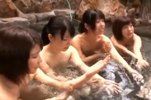 温泉バイトでお客様にハーレムサービスのおもてなし