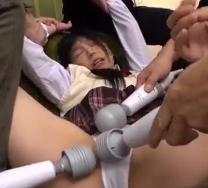 下校中に拉致ったJKを監禁して輪姦中出しレイプ