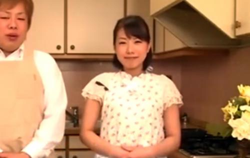 綺麗なお姉さんが男達に上下の口を犯されまくて、最後は精液をごっくん♡
