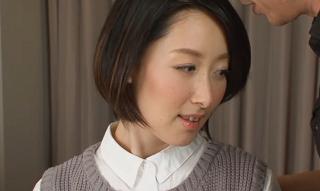 『人妻ナンパ』ご主人の浮気がキッカケで不倫サイトにアクセスした傷心の人妻