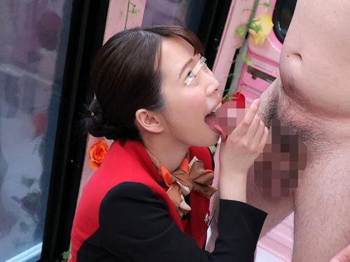 自ら下品なガニ股騎乗位で日本男児にまたがり金玉スッカラカンになるまで精子を搾りヌく情熱的な連続中出しSEX！