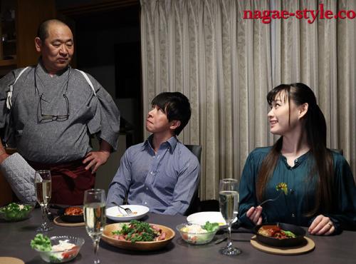 １回では満足しない絶倫チンポが、マシンガンのごとく精子を乱射する！！ もうこんなの理性吹き飛ぶに決まってる！！