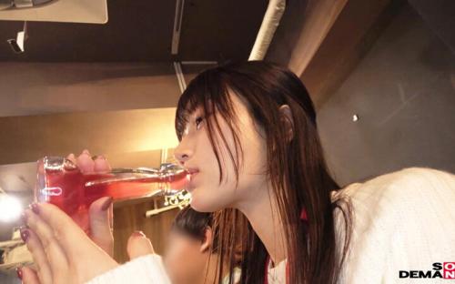 ピストンで子宮を叩くと、おまんこはトロトロに蕩けてチンポの快楽穴へと成り下がります。 LANDに飲みに行くことに。