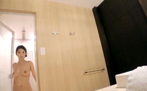 生チンポでGスポットゴリゴリしたら、気持ちよさそうにイキまくり。 超エッチなお姉さん 半端ないフェラテク