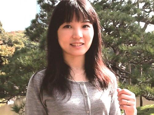 二年間エッチご無沙汰で欲求不満な42歳のスタイル抜群童顔な人妻熟女が他人チンポでよがりまくる禁断の不倫中出しセックス