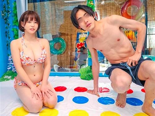【素人ナンパ】水着の巨乳JDが男友だちとMM号でローションまみれになりながらエッチなミッションをこなし一線を越えちゃう！