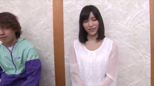 結婚した女性と若い男性、温泉旅館の浴室で性行為