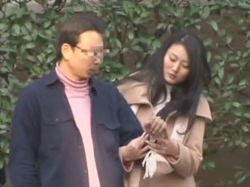 美人で人妻の紗里奈は、借金取りに犯され、屈辱と恥辱にまみれる