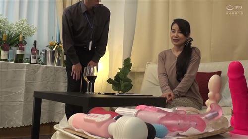 性的欲求を満たすために参加する女性たち。