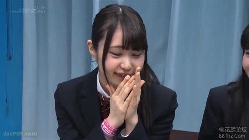 美少女が誘拐され、下着姿で乱暴される