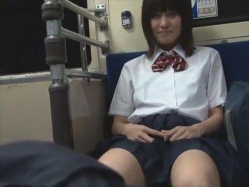 魅惑の罠に引き込まれた少女は、運命の波に翻弄された