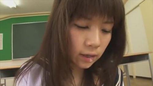 幼い少女が性的に搾取される残酷な物語