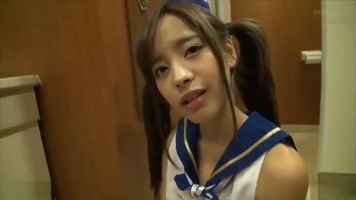 乳首を甘噛みし、おちんぽを乳輪に挟み込み、その奥に射精する。