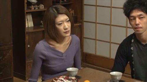 熟した女が快感に身を任せて乱れる