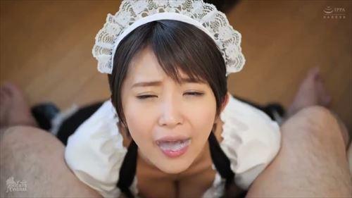 車内へ誘い込み、ドキドキするアンケートに答えてもらった。素材は生々しい、彼女の肌を想わせる。