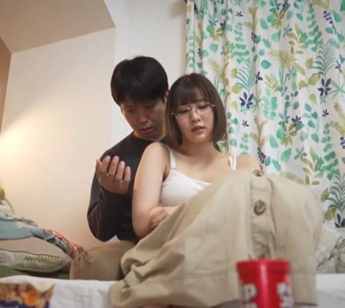 【巨乳×中出し】地味女が一泊二日の同居生活！？王様の命令は絶対ｗ隠れ巨乳に勃起不可で朝まで中出しSEX（鳳みゆ）