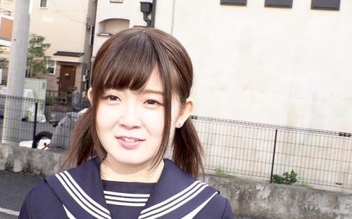 【中出し×放尿】パイパンマ○コは綺麗なピンク色！「しょっぱ～い」肉棒を口いっぱいに頬張ってご奉仕JK（白木うらら）