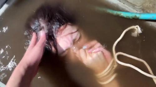 【鬼畜×M女】地面に埋まった私をたっくさんボコボコにしてくれて気持ちよかった！ゲホゲホ溺れた彼女をDV彼氏（白桃はな）