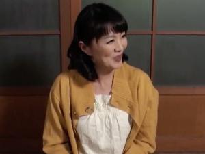 「お尻の穴ですか…じっくり見せたことないです…」マニア必見、おばさんのアナル！！デカ尻にひそむ菊門をこれでもかと接写して…
