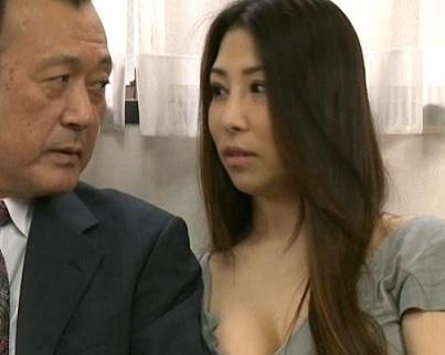 ［巨乳×スワッピング］ 柔らかい胸を引っさげて抑えられない欲望に身を任せちゃう奥様