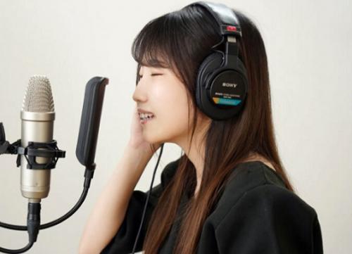 ［セクハラ×ぶっかけ］硬くなったペニスを弄び、たくさん出してねばかりに腰を振りまくる美娘
