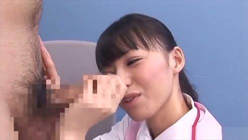 超可愛いOL彼女とオフィスで密着。彼女の熱くて激しい愛撫に、我慢できずに俺もイキ果てちゃう