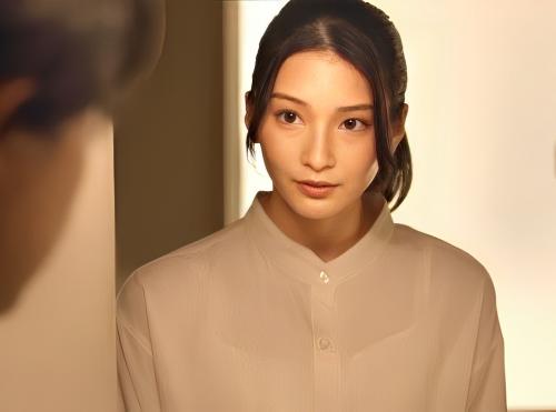 クレーム対応で謝罪に来た美人カフェ店員を…部屋に連れ込み監禁→中出しレイプする衝撃映像！拒みきれない女を好き放題犯●して