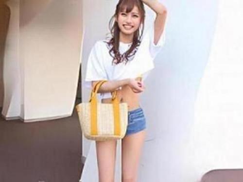 [素人]可愛さレベチな美脚ギャルをホテル連れ込み『あたしすぐイくから…』早漏な膣にデカチンねじ込み生セックス！