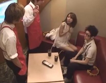 ［騎乗位］欲求が止められない男の鬼ピストンにカラダ中が凌辱されてしまった女子学生
