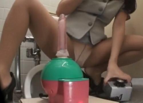 ［マシンバイブ×中出し］ ウルウルした視線でその感情を男性に見透かされ流れのままに挿入を許してしまうスケベ社員