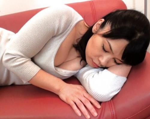［泥酔］ ただイキまくるだけではなく様々な手法で未知の絶頂へと自ら求めていく人の嫁
