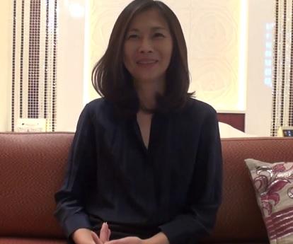 ［ベロチュー］様子見ながらも感度が徐々に高まり最後には何度も身悶えてしまった人妻
