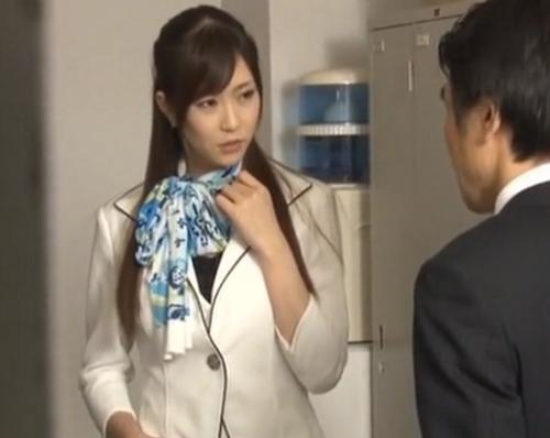 ［イラマチオ］酷い！女性を道具扱いする変態に、屈辱プレイを強いられ、屈するお姉さん